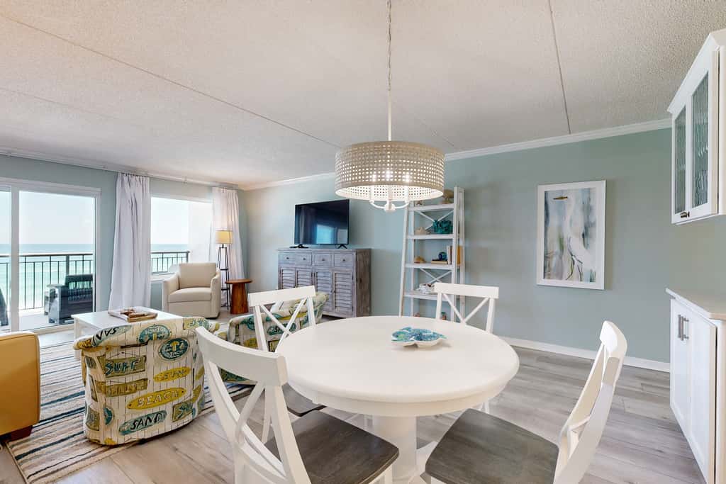 Sunlit Gulf-front condo with gorgeous water views, pool, balcony, & tennis court