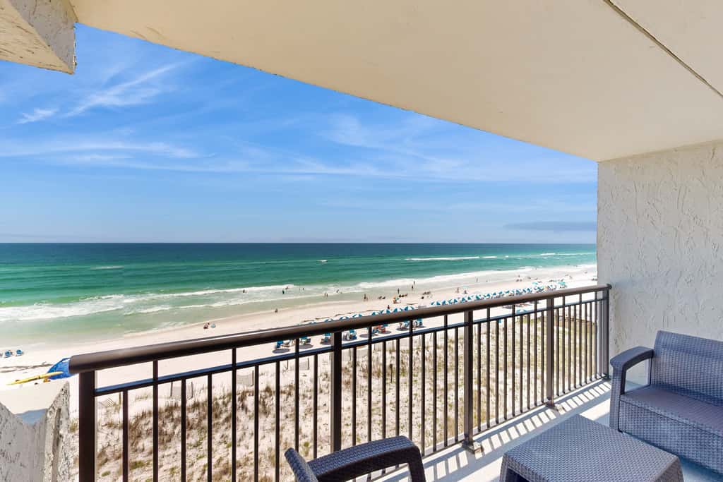 Sunlit Gulf-front condo with gorgeous water views, pool, balcony, & tennis court