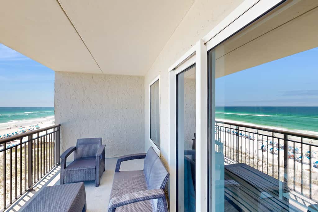 Sunlit Gulf-front condo with gorgeous water views, pool, balcony, & tennis court