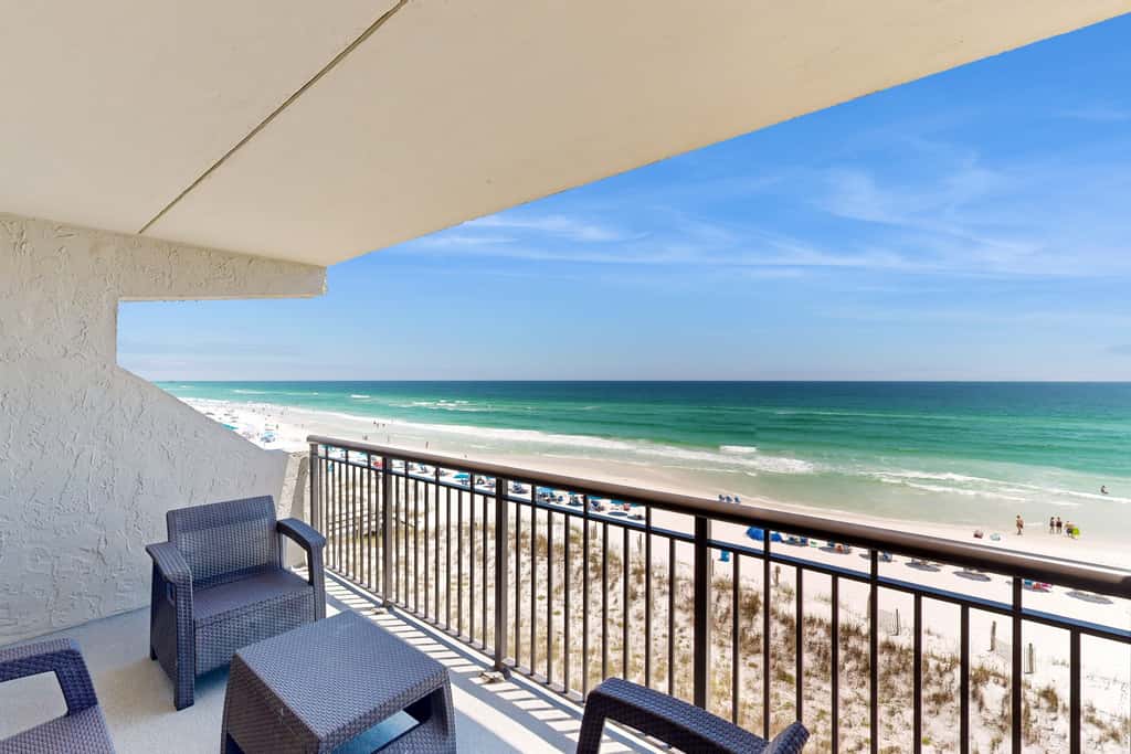 Sunlit Gulf-front condo with gorgeous water views, pool, balcony, & tennis court