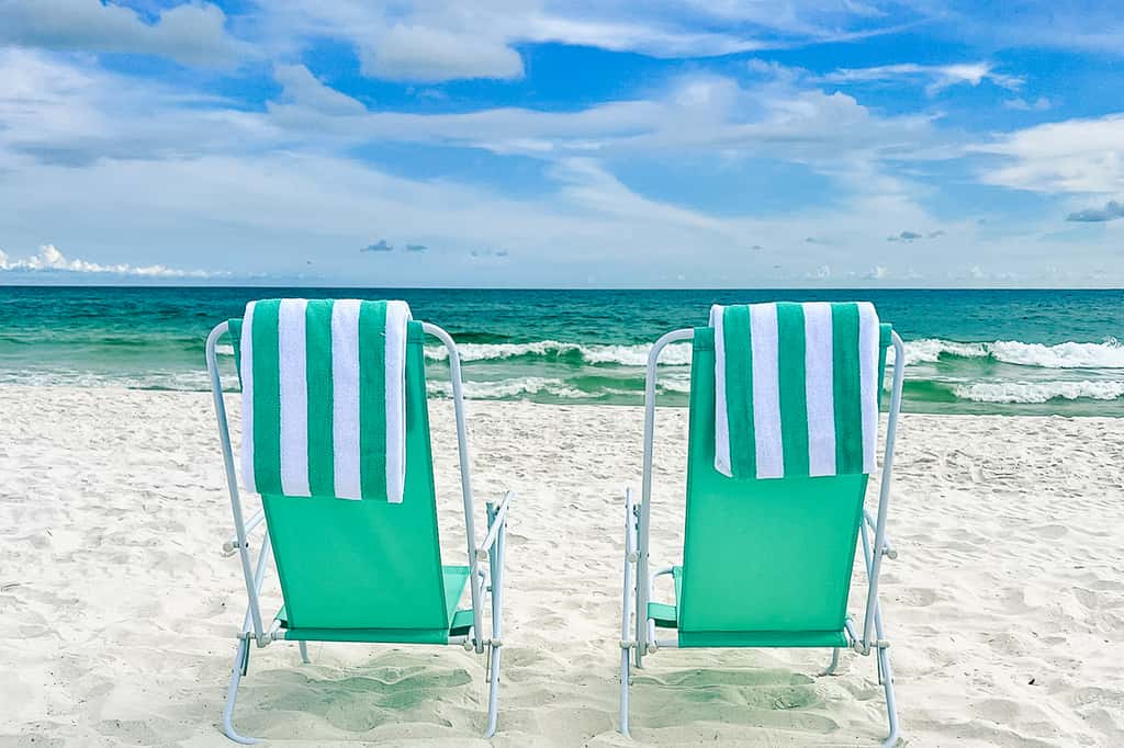 Sugar Reef Cottage-unit 1 - Gorgeous coastal townhome with washer&dryer, close to beach, & dog-friendly