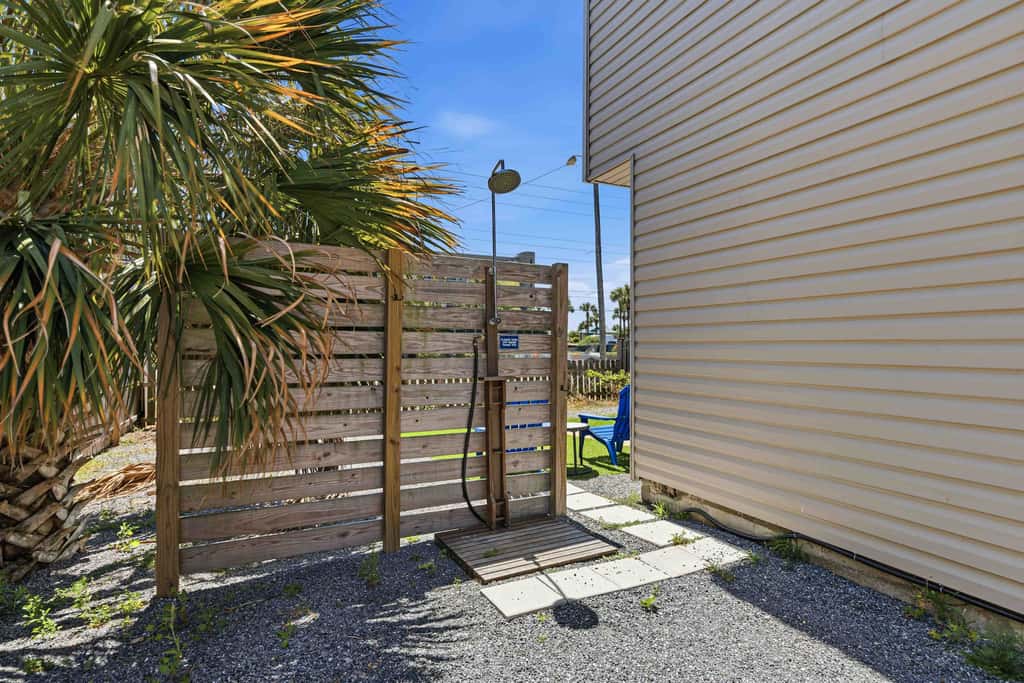 Sugar Reef Cottage-unit 1 - Gorgeous coastal townhome with washer&dryer, close to beach, & dog-friendly