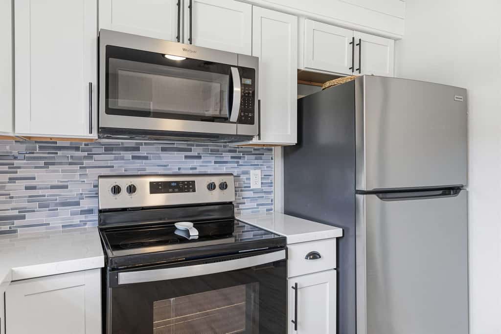 Sugar Reef Cottage-unit 1 - Gorgeous coastal townhome with washer&dryer, close to beach, & dog-friendly