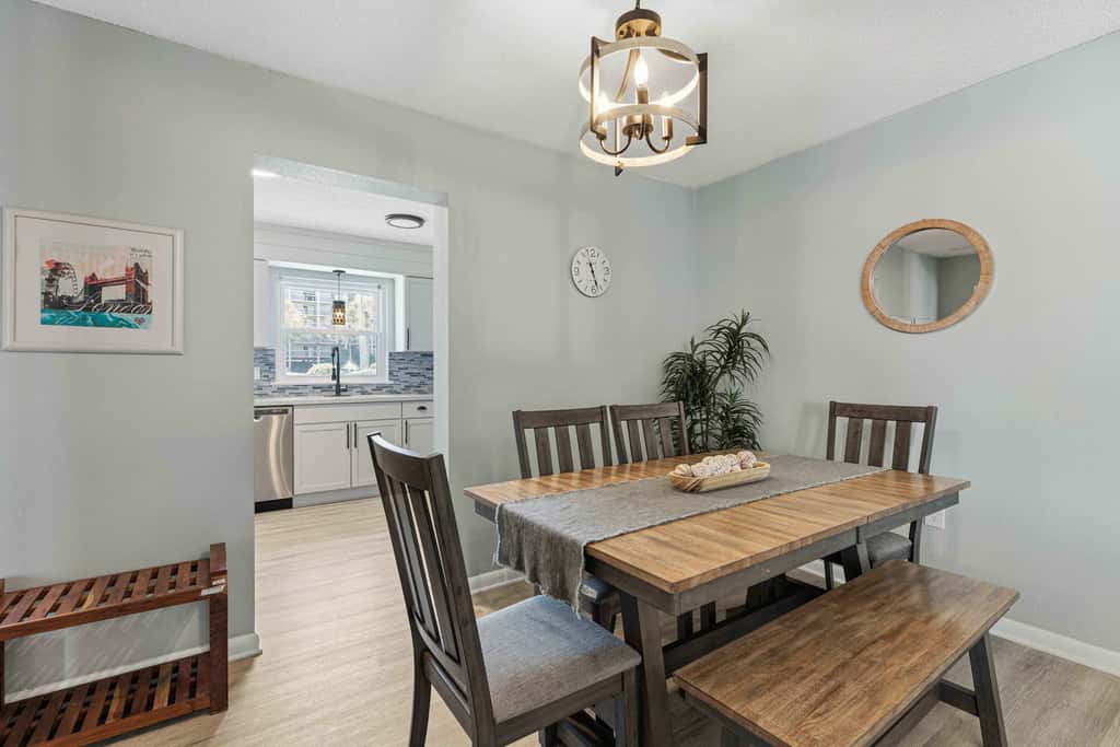 Sugar Reef Cottage-unit 1 - Gorgeous coastal townhome with washer&dryer, close to beach, & dog-friendly