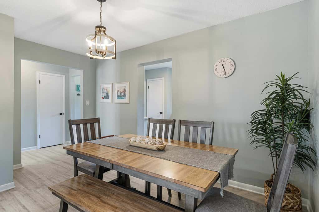 Sugar Reef Cottage-unit 1 - Gorgeous coastal townhome with washer&dryer, close to beach, & dog-friendly