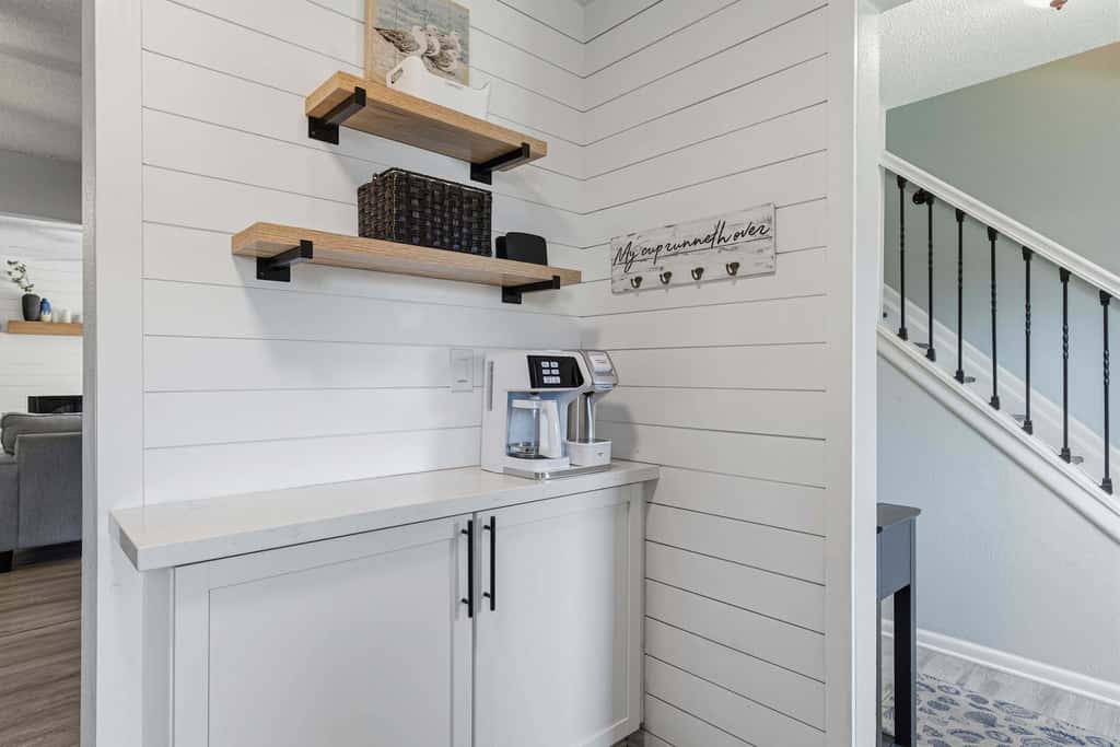 Sugar Reef Cottage-unit 1 - Gorgeous coastal townhome with washer&dryer, close to beach, & dog-friendly