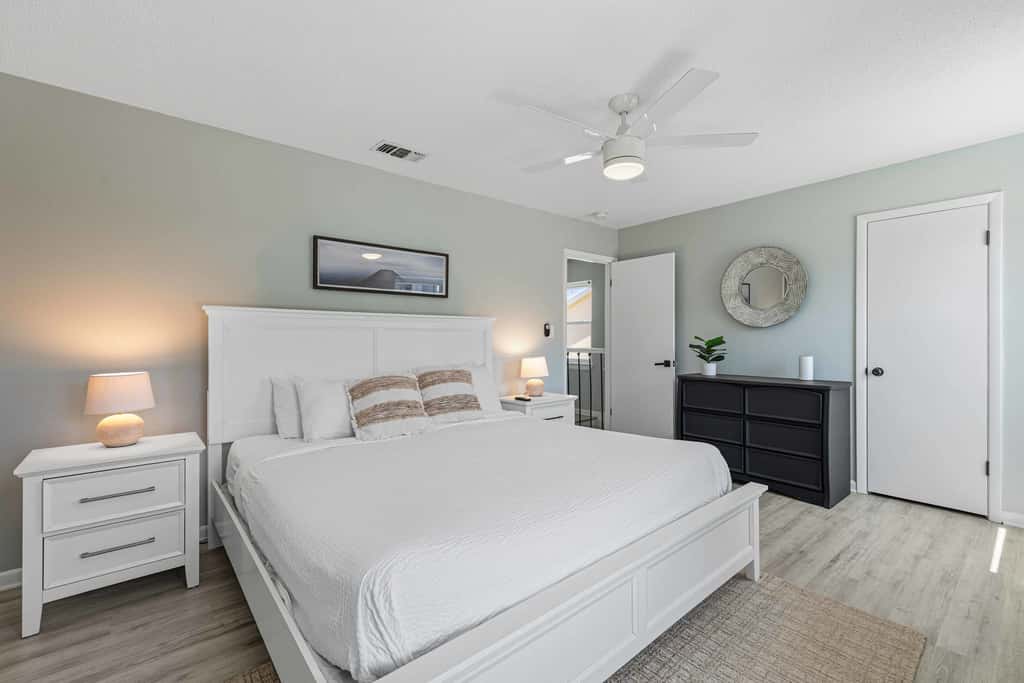 Sugar Reef Cottage-unit 1 - Gorgeous coastal townhome with washer&dryer, close to beach, & dog-friendly