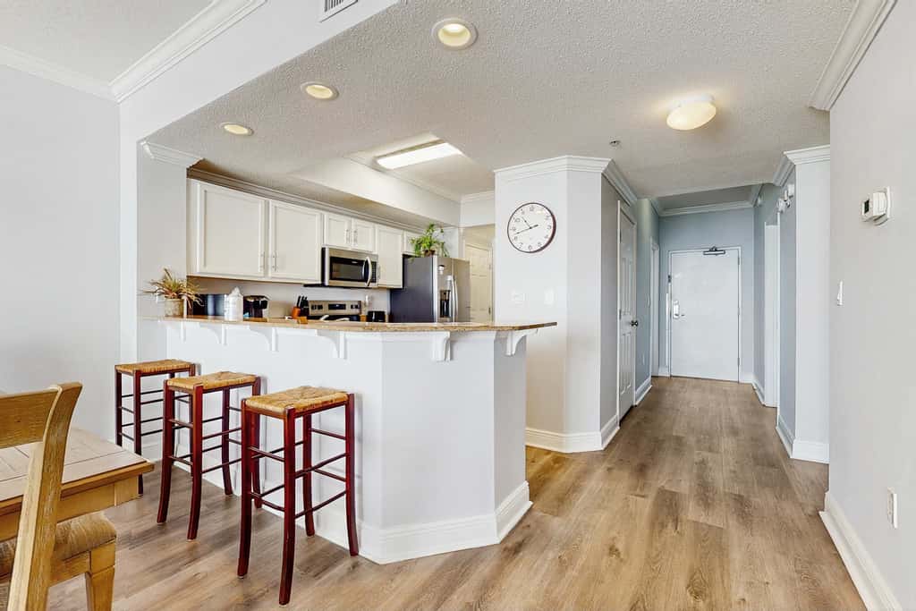 Picturesque Gulf-Front Condo Steps To Beach Gulfside Pool & Exercise Room