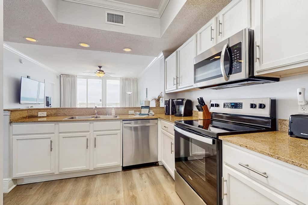 Picturesque Gulf-Front Condo Steps To Beach Gulfside Pool & Exercise Room