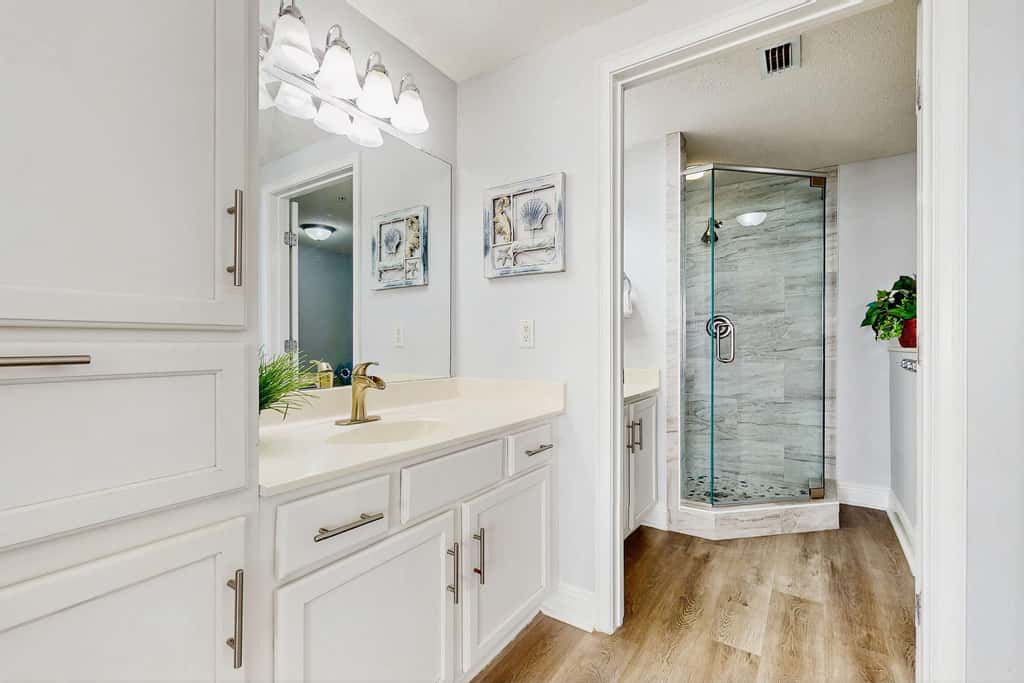 Picturesque Gulf-Front Condo Steps To Beach Gulfside Pool & Exercise Room