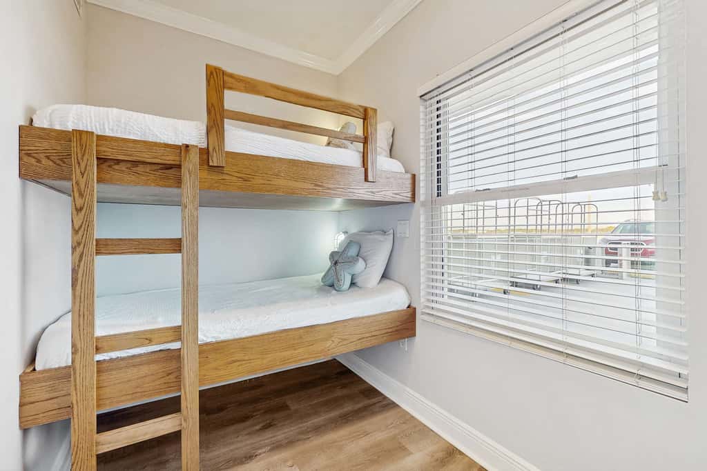 Picturesque Gulf-Front Condo Steps To Beach Gulfside Pool & Exercise Room