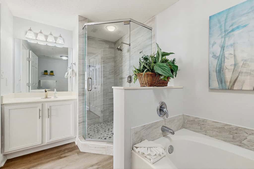 Picturesque Gulf-Front Condo Steps To Beach Gulfside Pool & Exercise Room