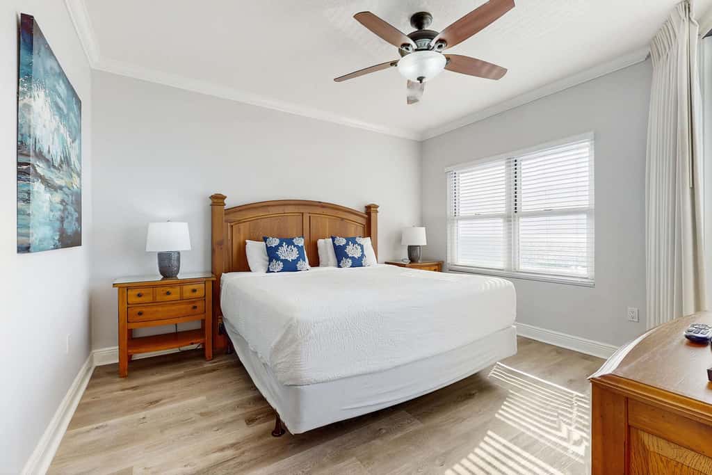 Picturesque Gulf-Front Condo Steps To Beach Gulfside Pool & Exercise Room