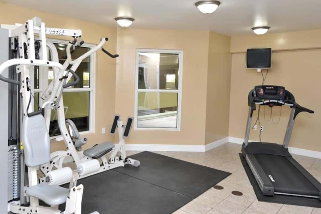 Picturesque Gulf-Front Condo Steps To Beach Gulfside Pool & Exercise Room