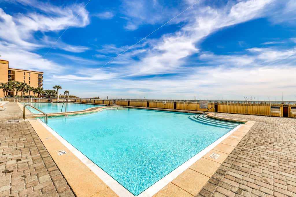 Picturesque Gulf-Front Condo Steps To Beach Gulfside Pool & Exercise Room