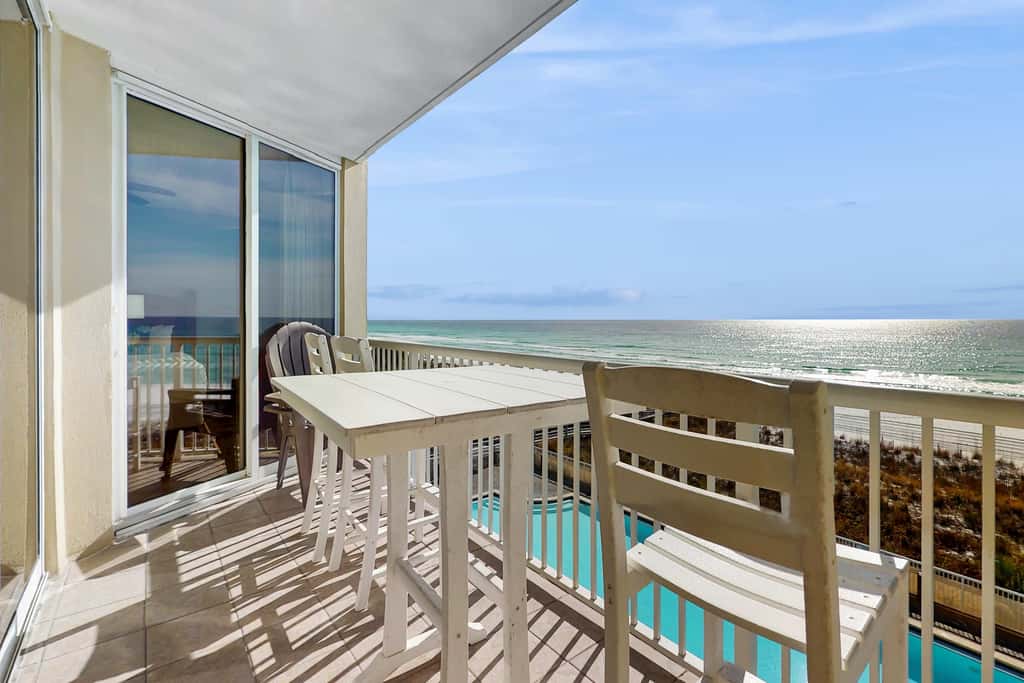 Picturesque Gulf-Front Condo Steps To Beach Gulfside Pool & Exercise Room
