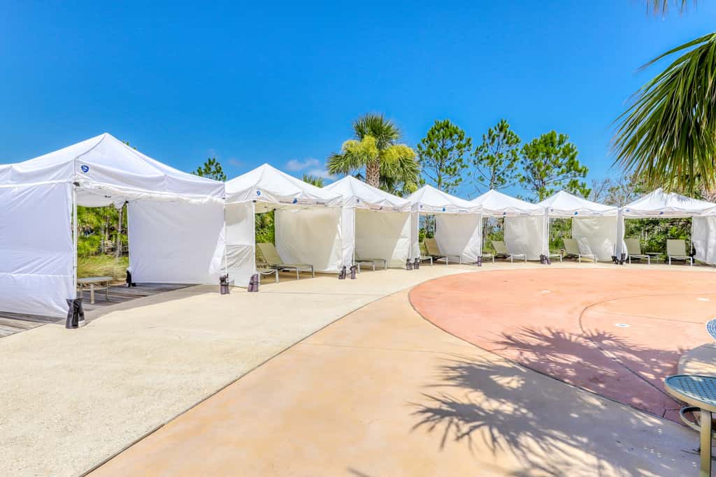 Heated community pool, themed kids room, dog friendly Beach, & Relaxing Massage