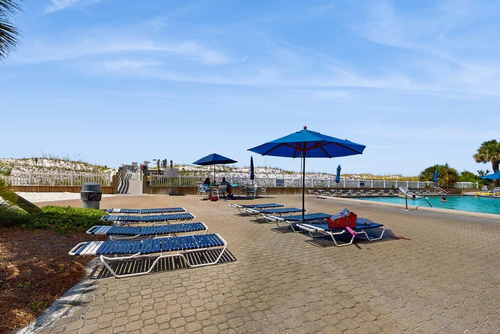 Gorgeous beachfront condo, shared pool and beach access