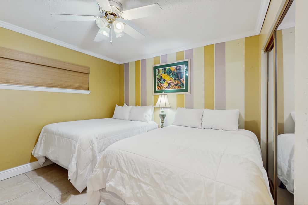 Gorgeous beachfront condo, shared pool and beach access
