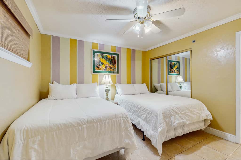 Gorgeous beachfront condo, shared pool and beach access