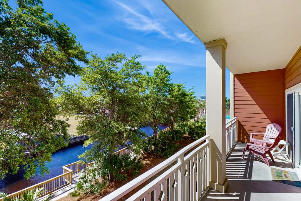 Waterfront Home Close to Beach with Shared Pool, Hot Tub, Free WiFi, & Central AC
