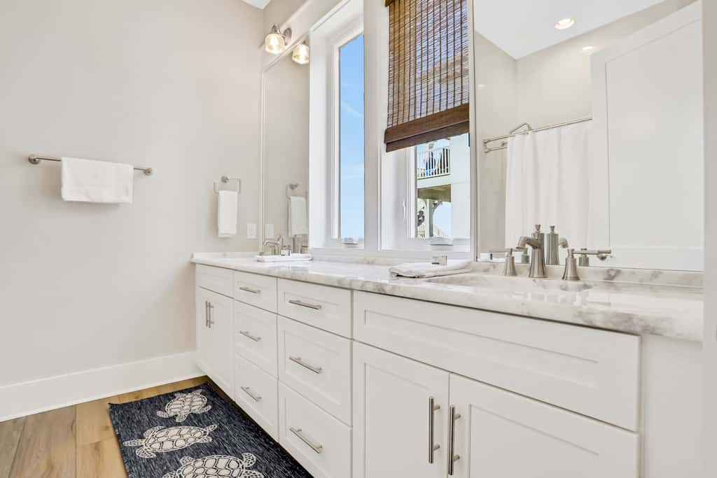 Scenic waterfront home with five bedrooms & easy beach access - dog-friendly