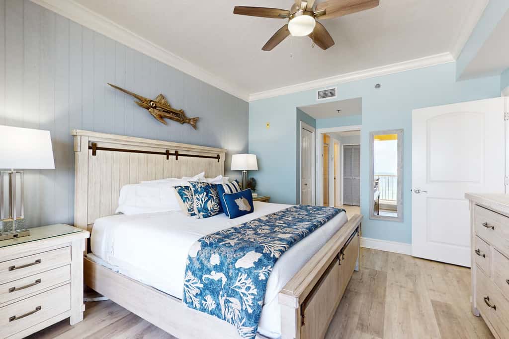 gulf front condo steps from the sand with shared pool,hot tub & more