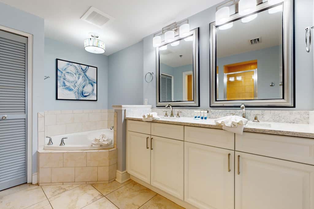 gulf front condo steps from the sand with shared pool,hot tub & more