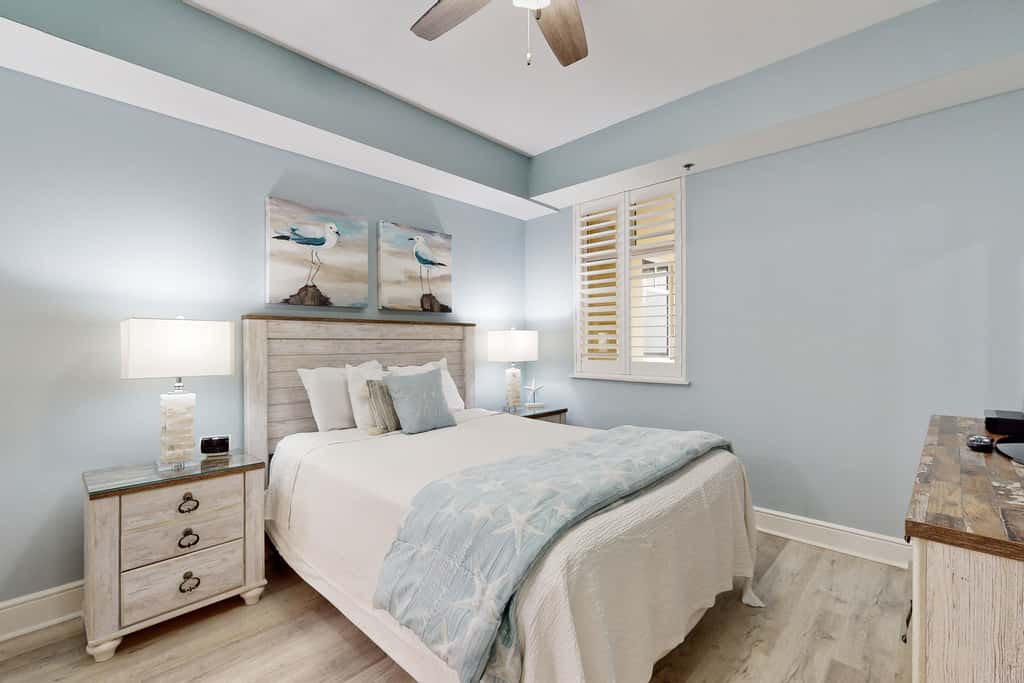 gulf front condo steps from the sand with shared pool,hot tub & more
