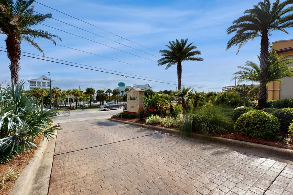 gulf front condo steps from the sand with shared pool,hot tub & more