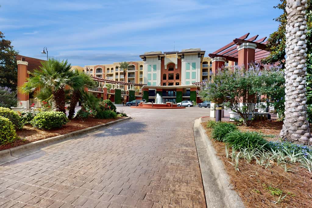 gulf front condo steps from the sand with shared pool,hot tub & more