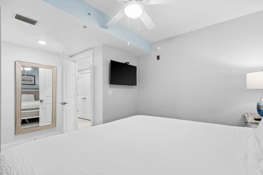 Blu 103 - Luxurious gulf-front condo with resort amenities - near entertainment