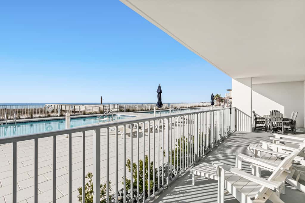 Blu 103 - Luxurious gulf-front condo with resort amenities - near entertainment