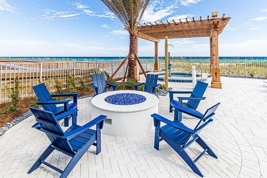 Blu 103 - Luxurious gulf-front condo with resort amenities - near entertainment
