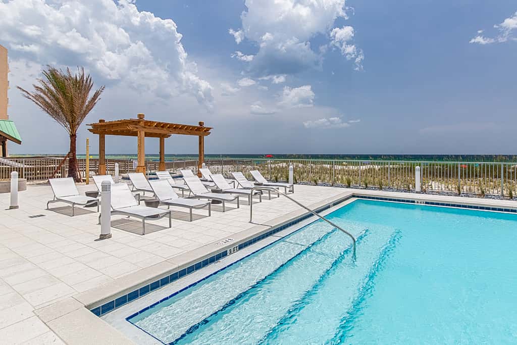 Blu 103 - Luxurious gulf-front condo with resort amenities - near entertainment