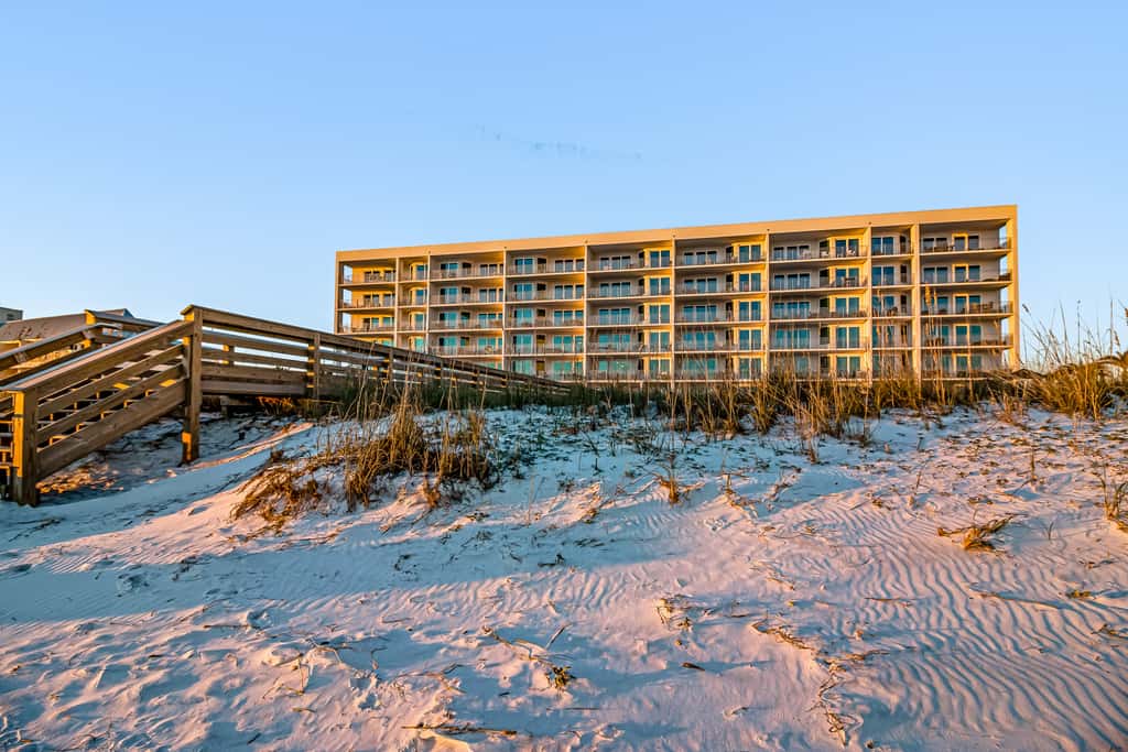 Blu 103 - Luxurious gulf-front condo with resort amenities - near entertainment