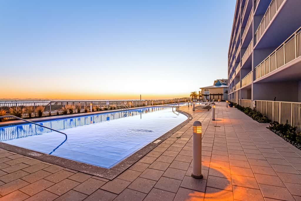Blu 103 - Luxurious gulf-front condo with resort amenities - near entertainment