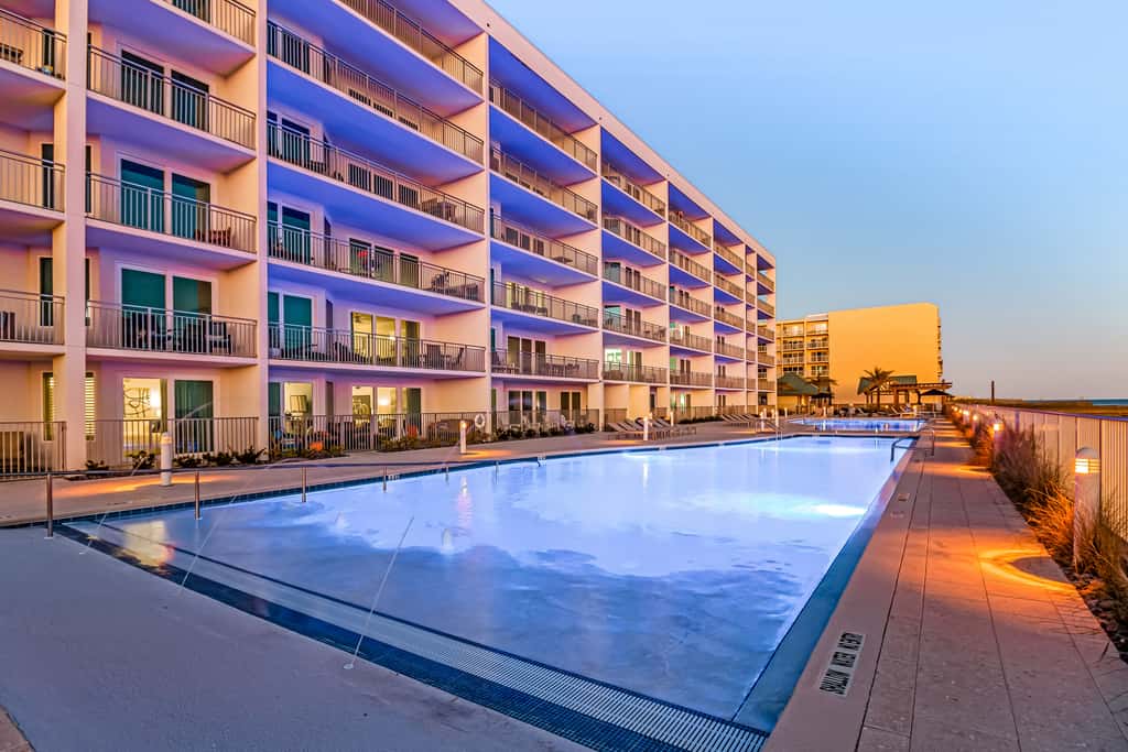 Blu 103 - Luxurious gulf-front condo with resort amenities - near entertainment