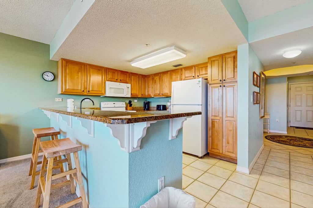Beautiful beachfront condo with shared pool & beach access!