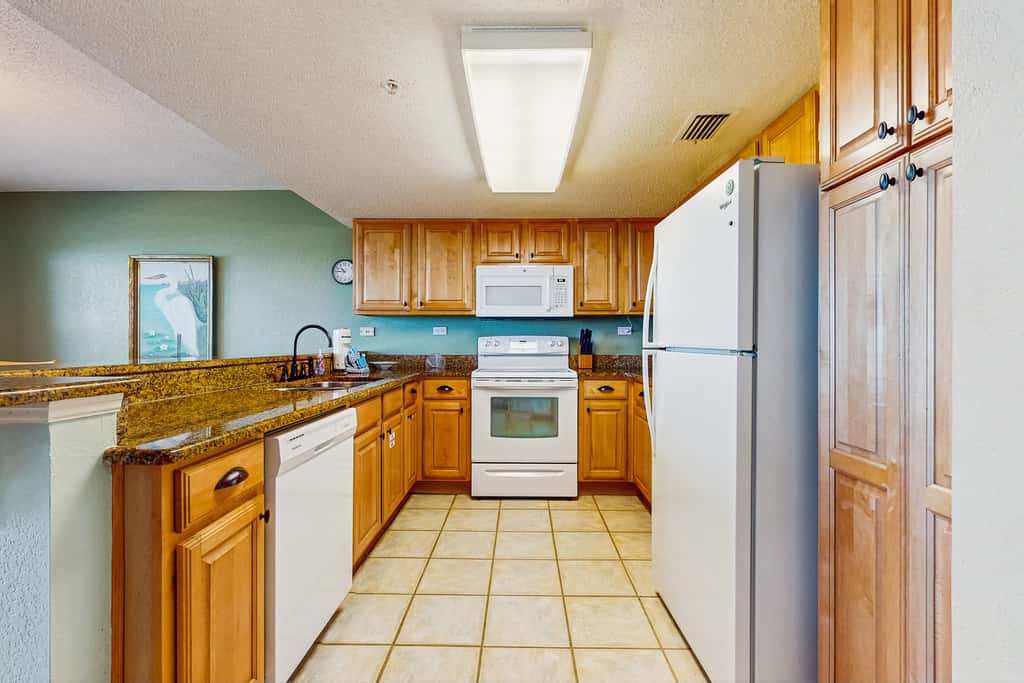 Beautiful beachfront condo with shared pool & beach access!