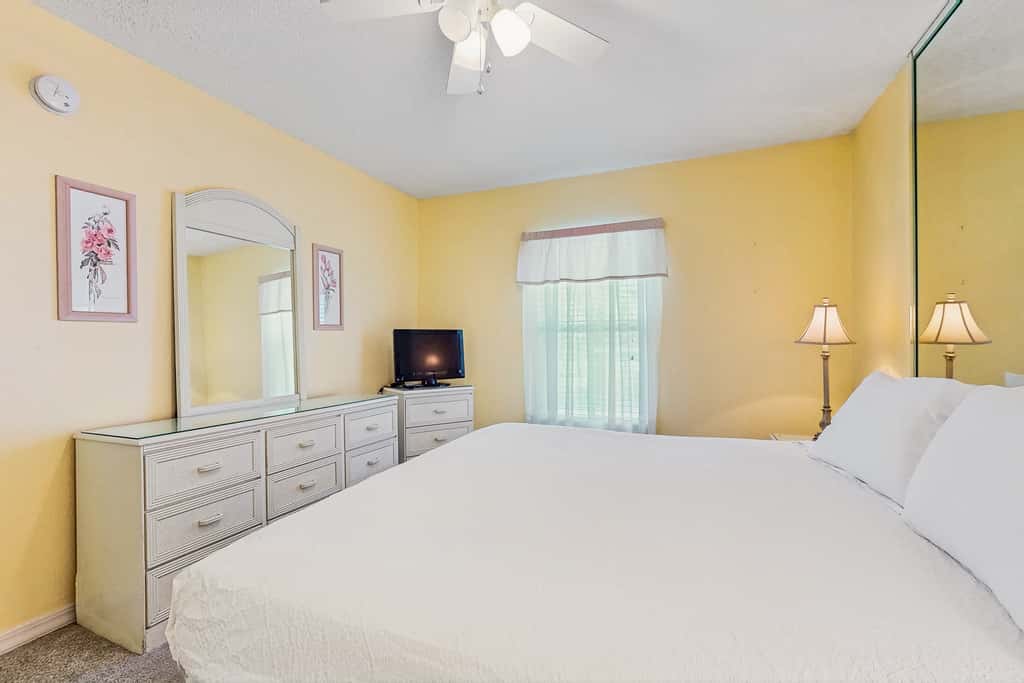 Beautiful beachfront condo with shared pool & beach access!