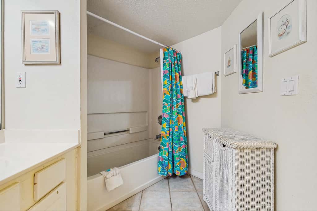 Beautiful beachfront condo with shared pool & beach access!