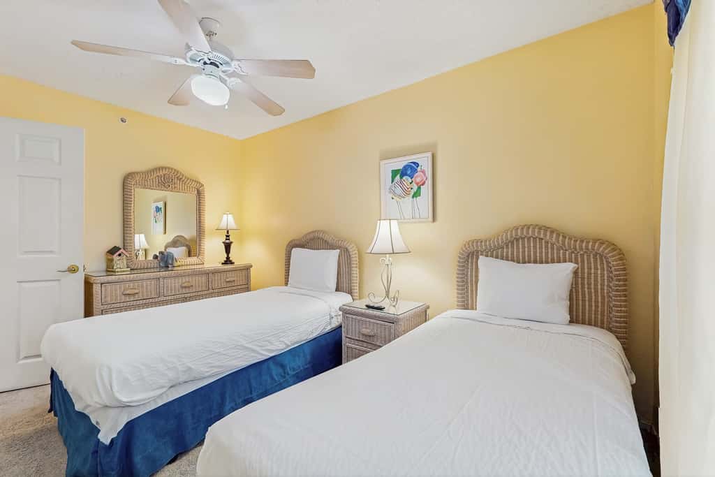 Beautiful beachfront condo with shared pool & beach access!