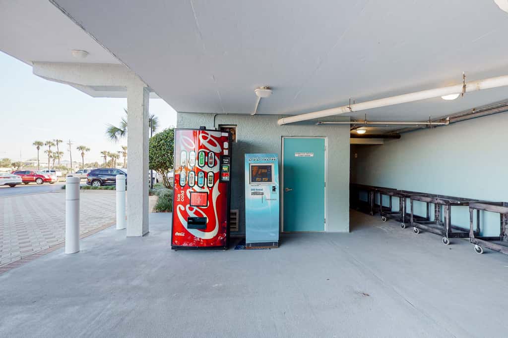 Beautiful beachfront condo with shared pool & beach access!