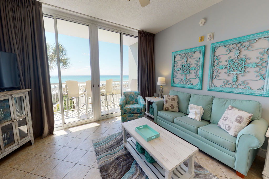 Gorgeous beachfront condo w/ocean views, shared pool, and beach access