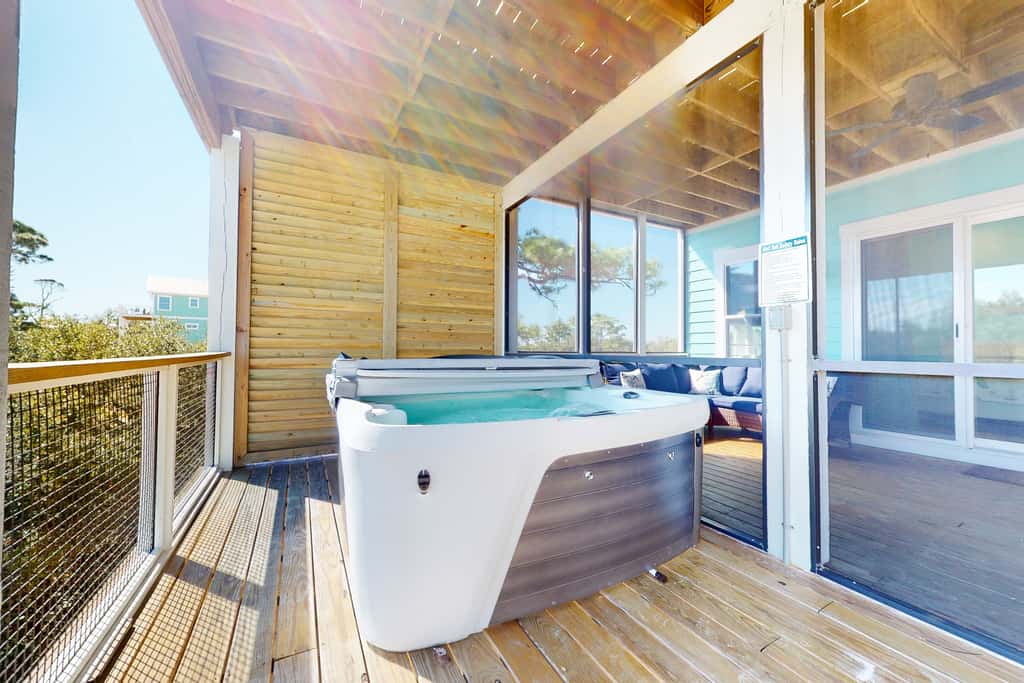 Dog-friendly oceanfront home with a hot tub, washer&dryer & central AC