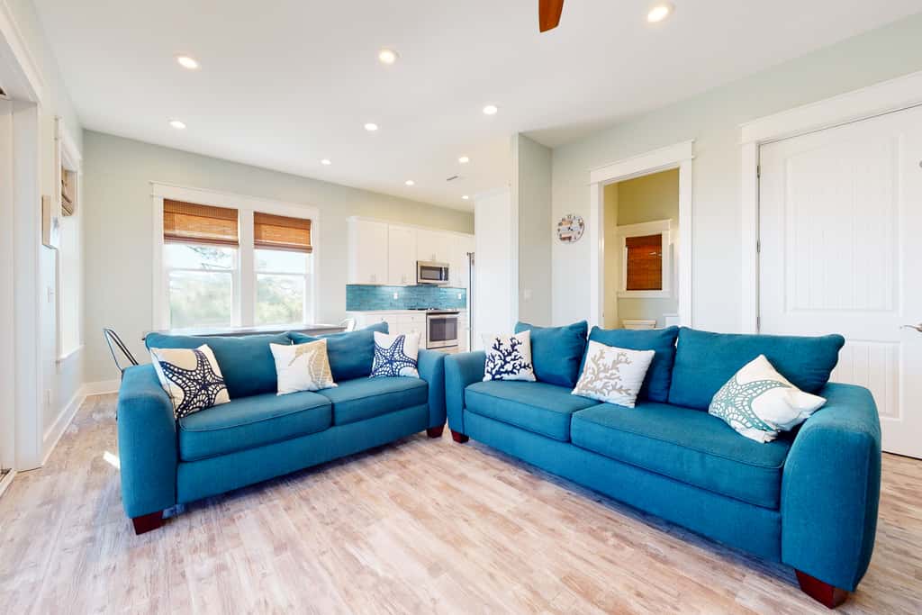 Dog-friendly oceanfront home with a hot tub, washer&dryer & central AC