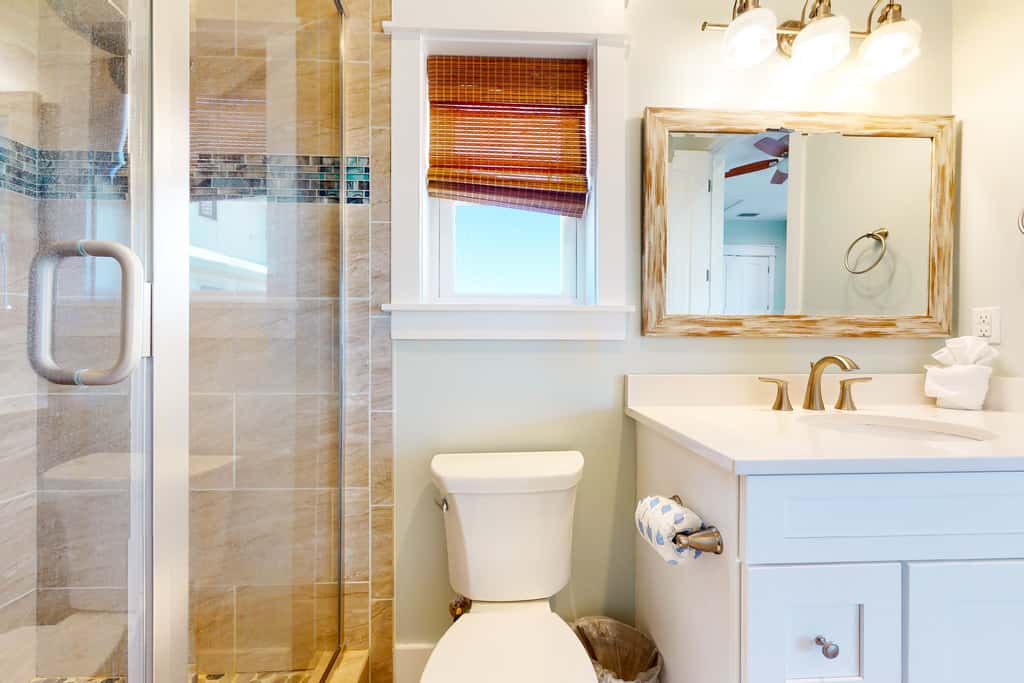 Dog-friendly oceanfront home with a hot tub, washer&dryer & central AC
