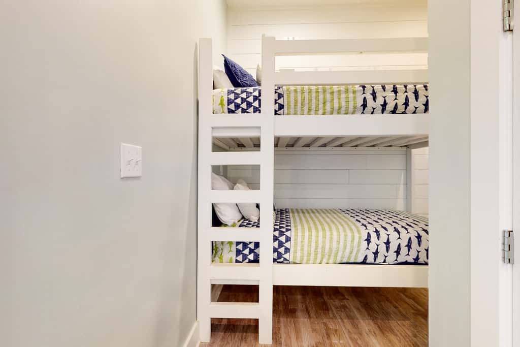 Dog-friendly oceanfront home with a hot tub, washer&dryer & central AC