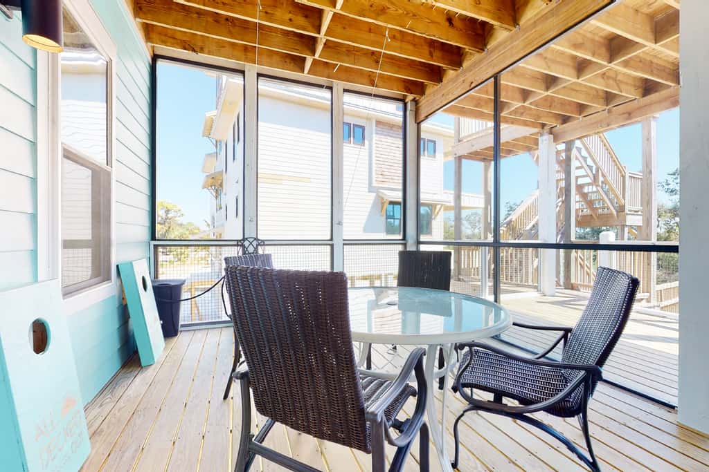 Dog-friendly oceanfront home with a hot tub, washer&dryer & central AC